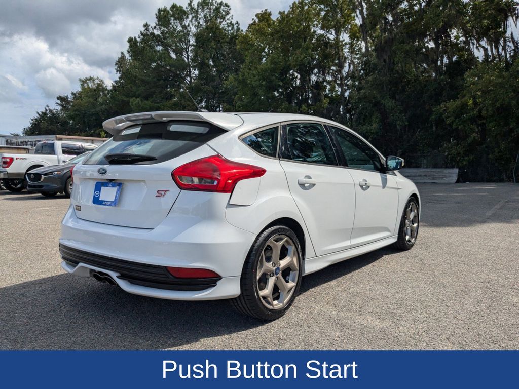 2018 Ford Focus ST photo 3