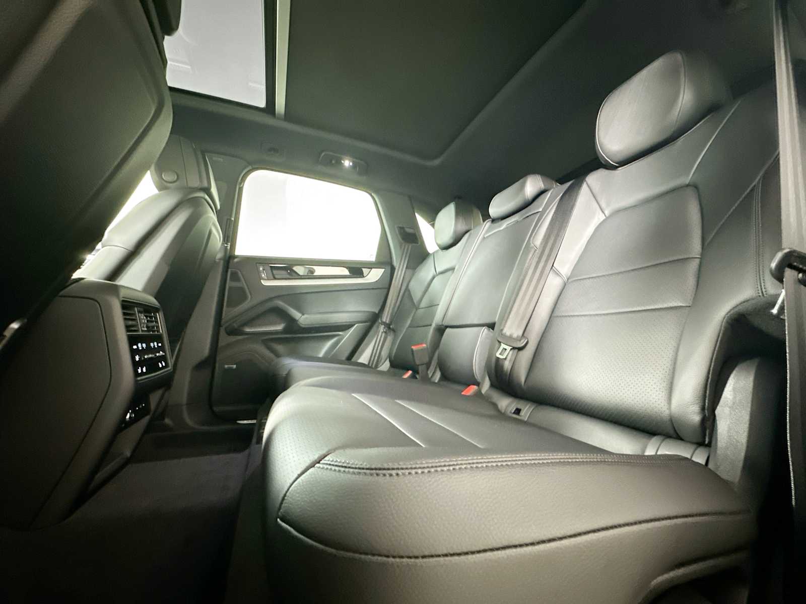 2025 Porsche Cayenne photo 20