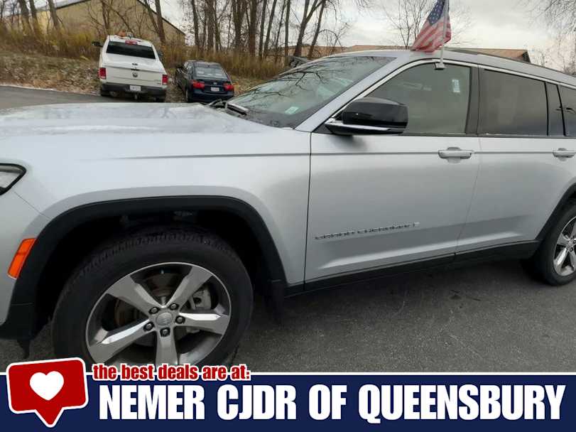 2021 Jeep Grand Cherokee Limited photo 3