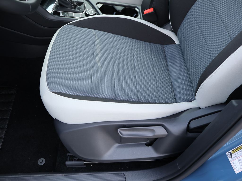 2025 Volkswagen Taos S photo 41