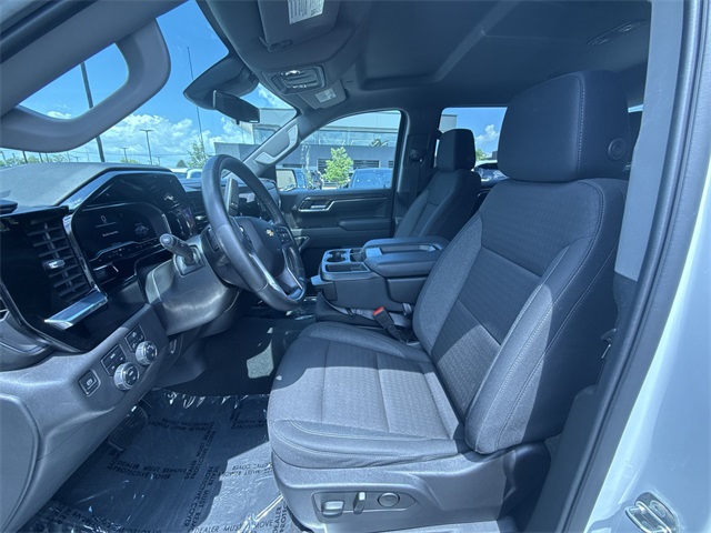 2024 Chevrolet Silverado 1500 LT photo 11