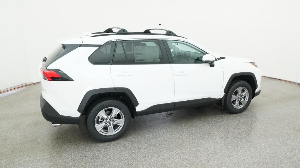 2025 Toyota RAV4 XLE photo 24