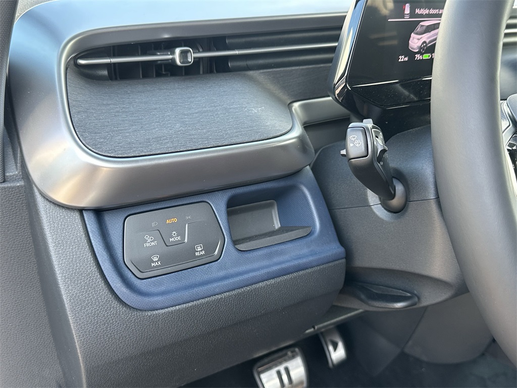 2025 Volkswagen ID. Buzz Pro S photo 16