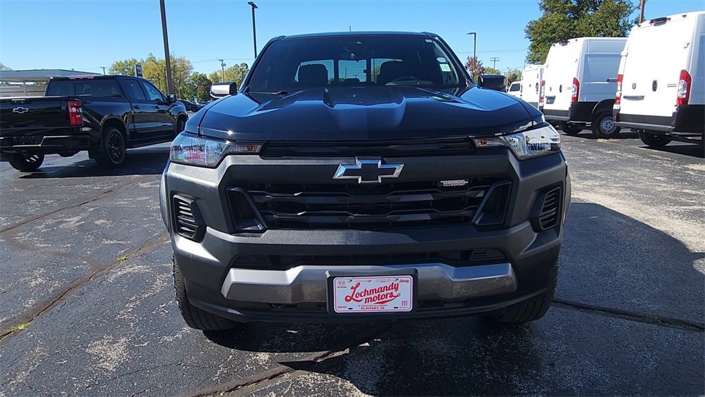 2024 Chevrolet Colorado Trail Boss photo 2