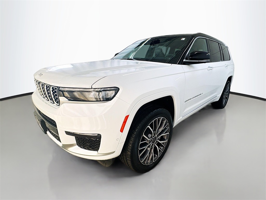 2025 Jeep Grand Cherokee L Summit Reserve photo 3