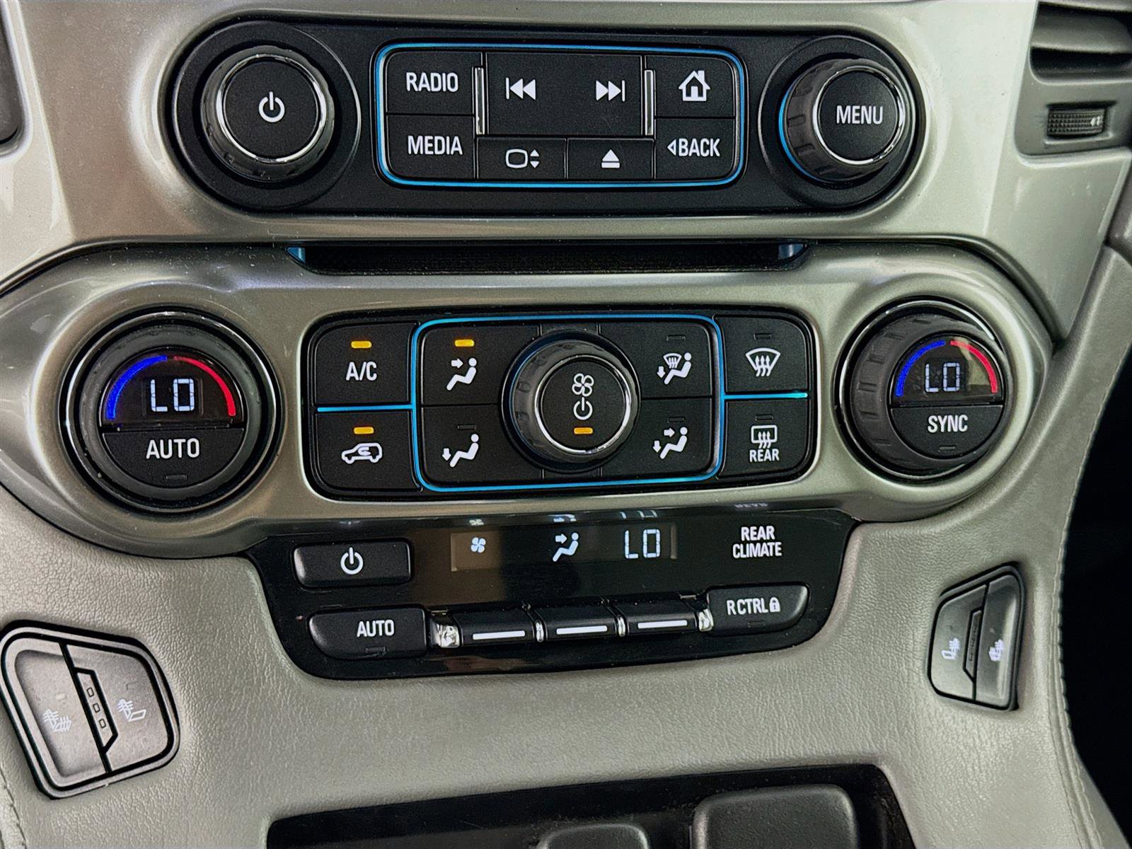 2016 Chevrolet Tahoe LT photo 14