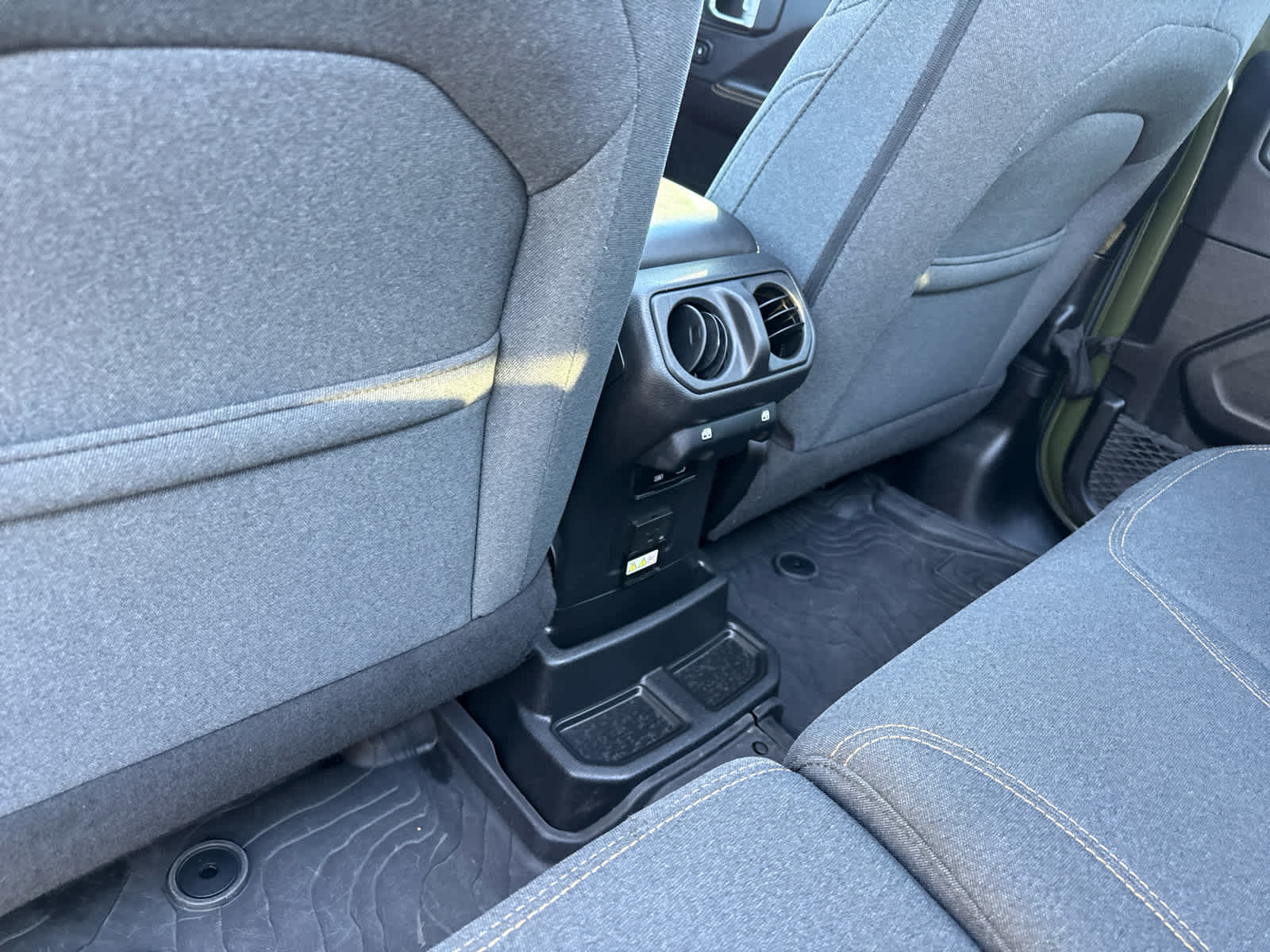 2024 Jeep Wrangler 4xe Sahara photo 21