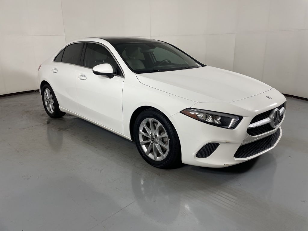 2021 Mercedes Benz A 220 photo 2