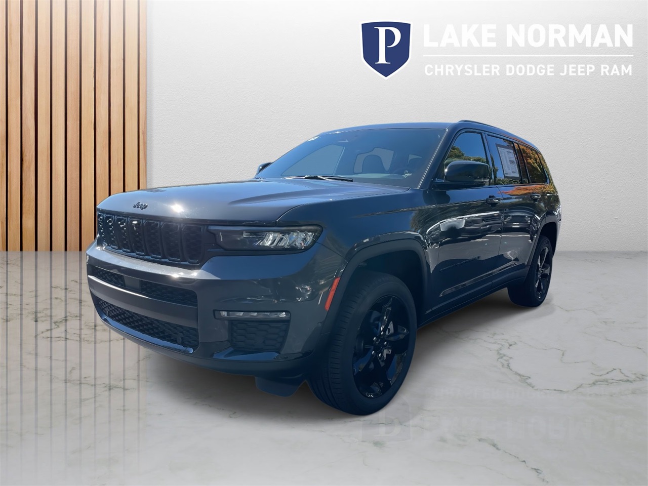 2025 Jeep Grand Cherokee Limited photo 3