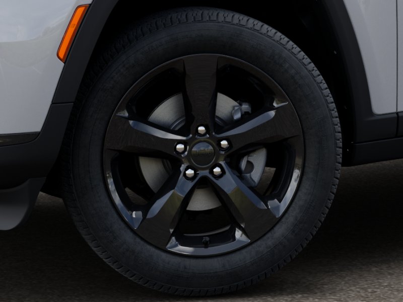 2025 Jeep Grand Cherokee Laredo Altitude photo 4