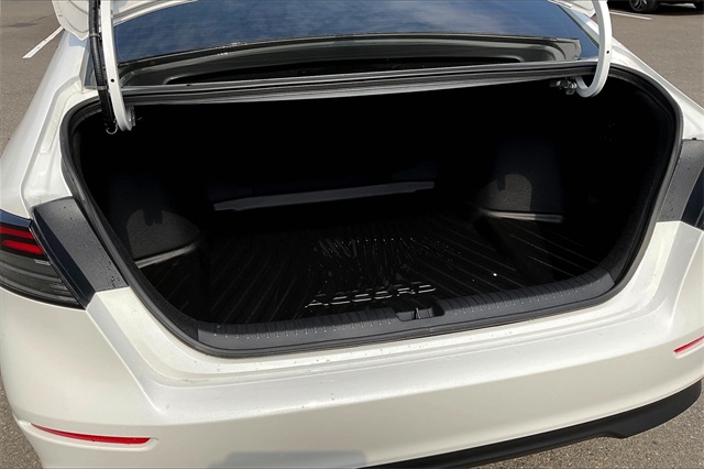 2025 Honda Accord LX photo 22