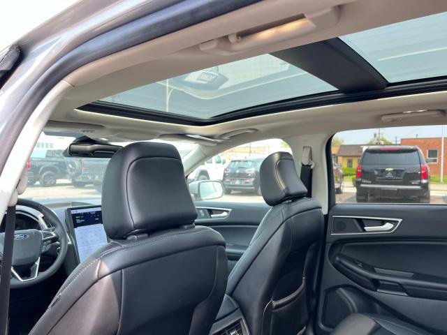 2022 Ford Edge SEL photo 15