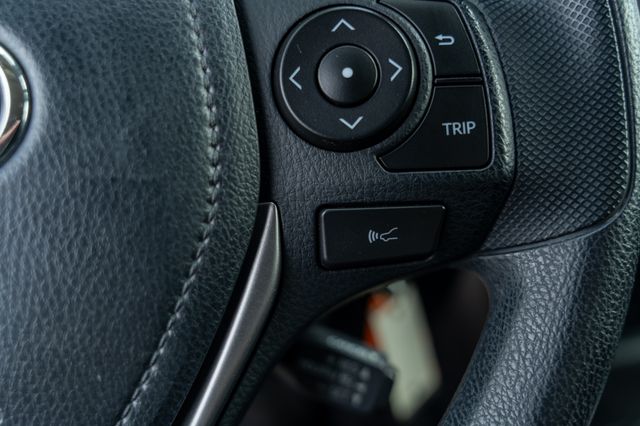 2017 Toyota RAV4 LE photo 27