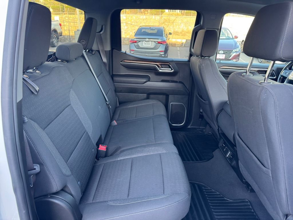 2024 Gmc Sierra 1500 SLE photo 17