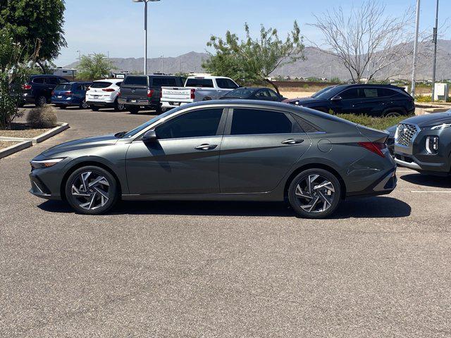 2025 Hyundai Elantra Limited photo 6