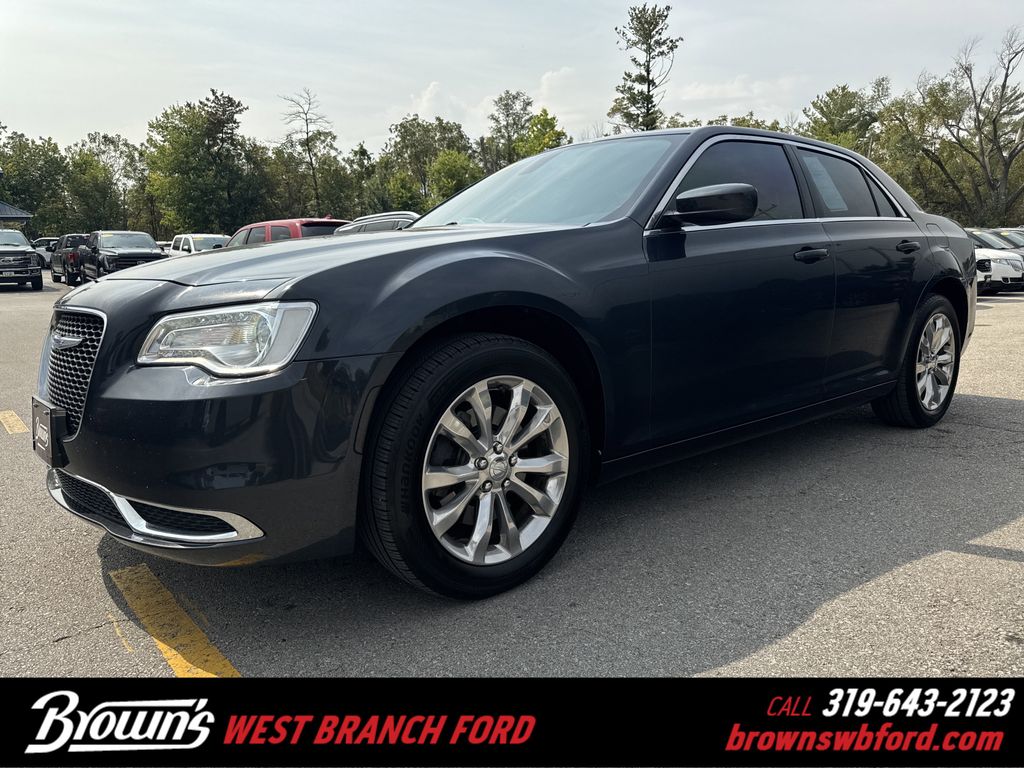 2018 Chrysler 300 Touring