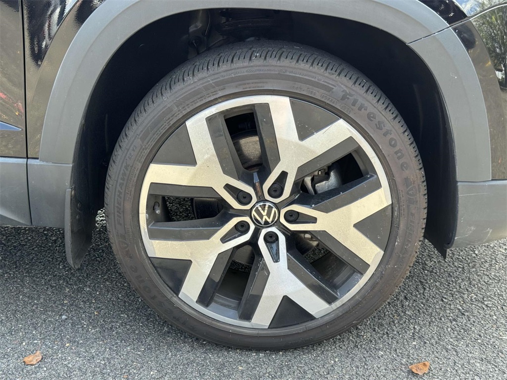 2022 Volkswagen Taos SEL photo 12