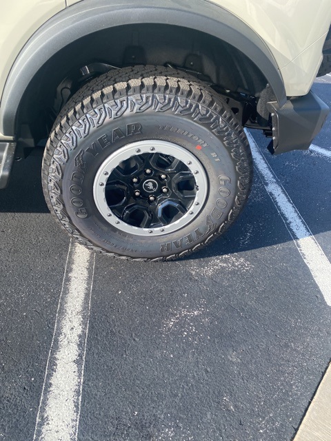 2025 Ford Bronco Outer Banks photo 6