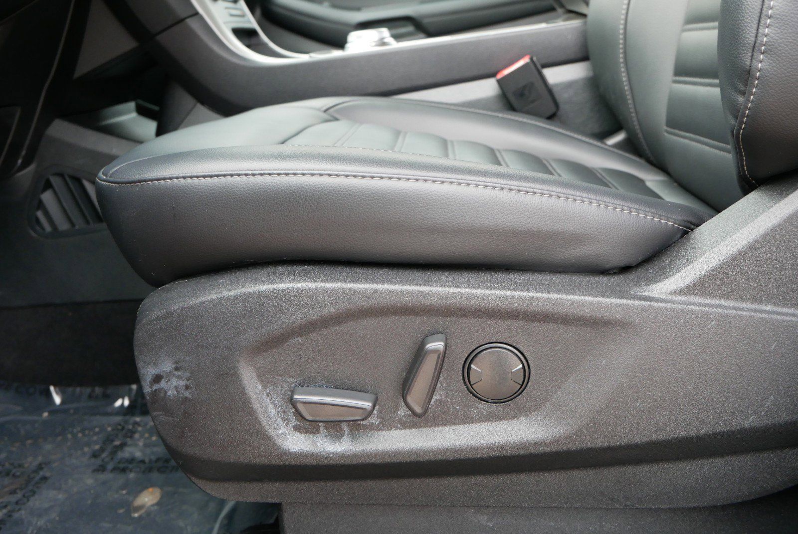2024 Ford Edge SEL photo 12