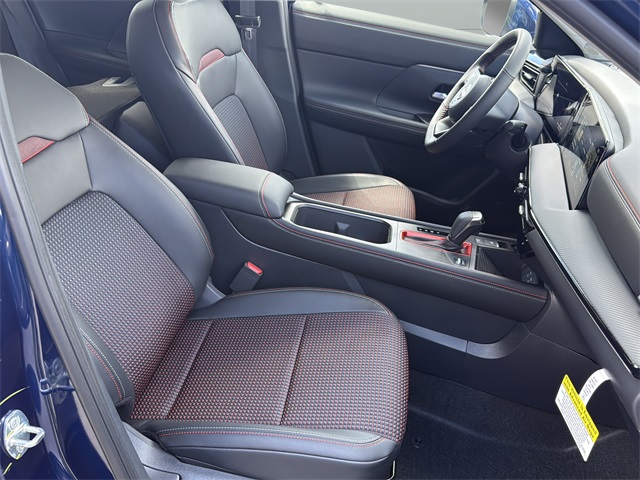 2025 Nissan Kicks SR photo 25