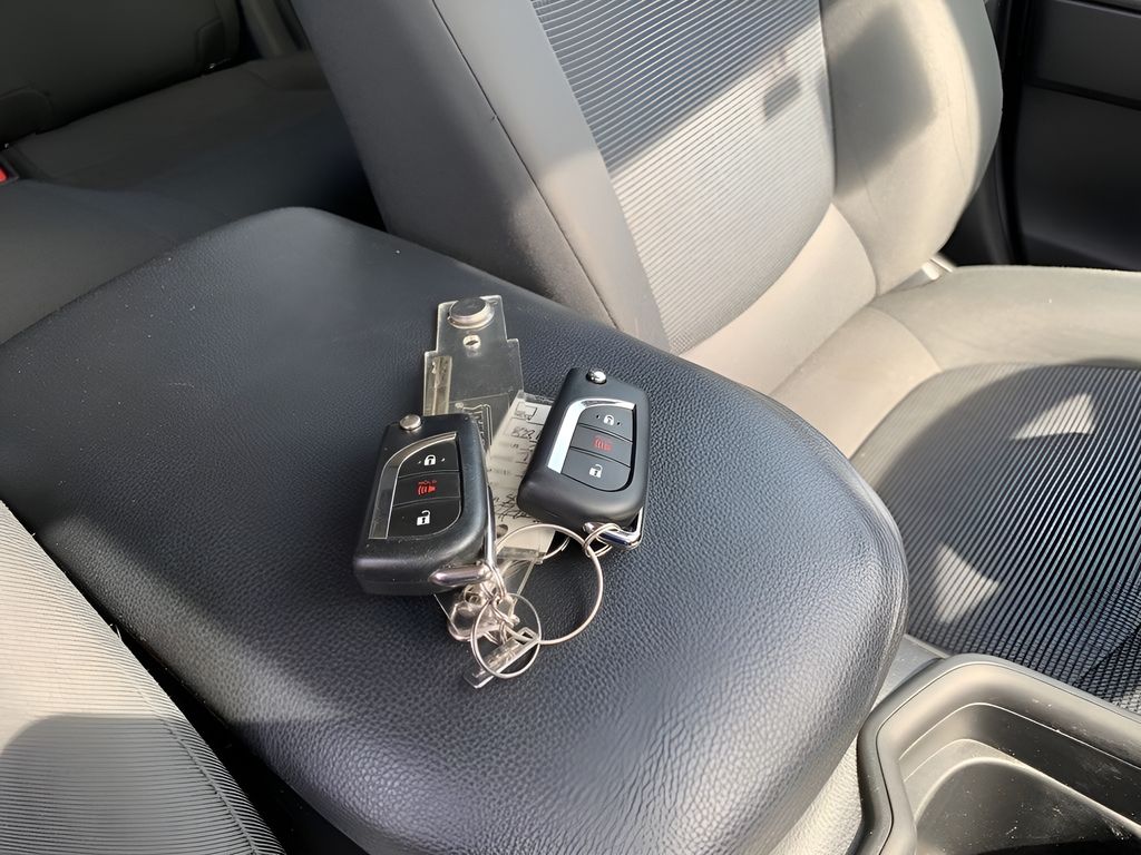 2019 Toyota RAV4 LE photo 28