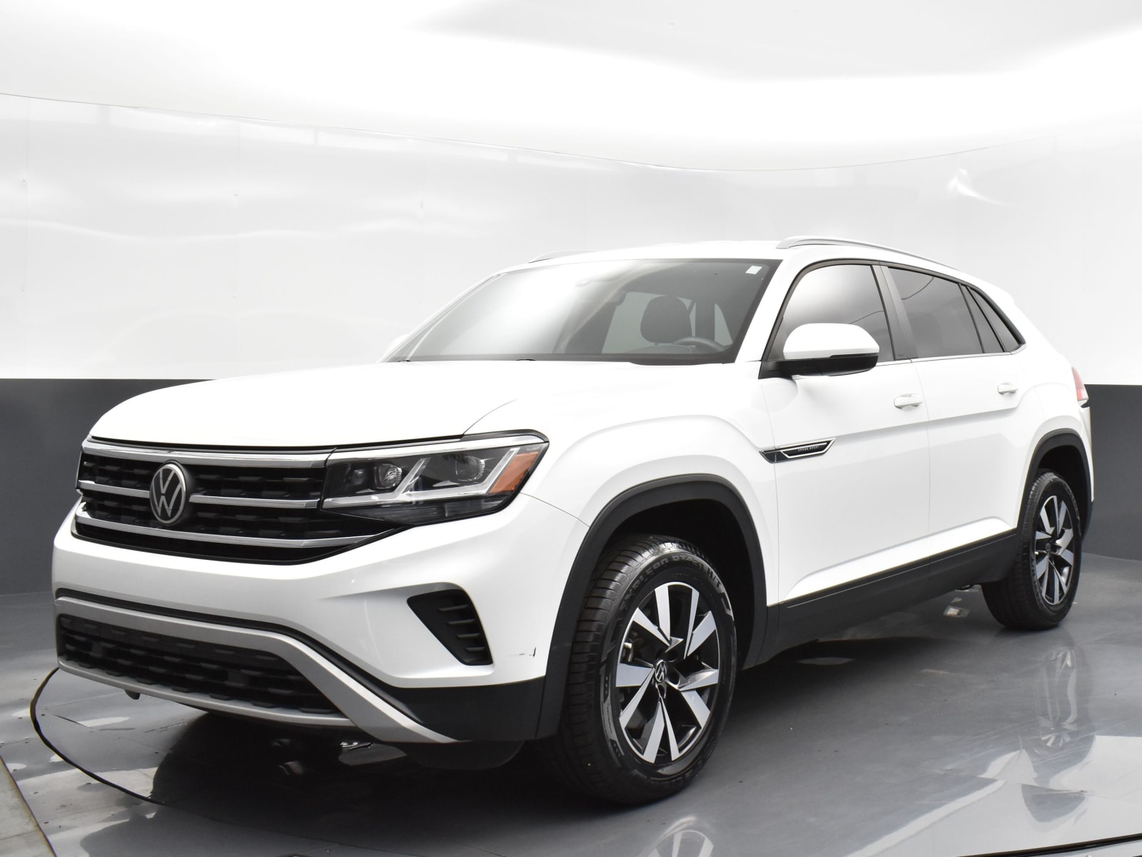 PreOwned 2021 Volkswagen Atlas Cross Sport 2.0T SE Sport Utility in