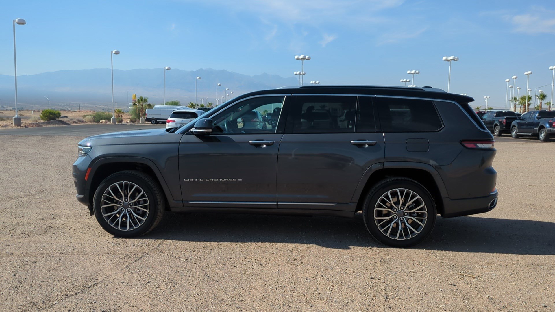2021 Jeep Grand Cherokee L Summit Reserve photo 6