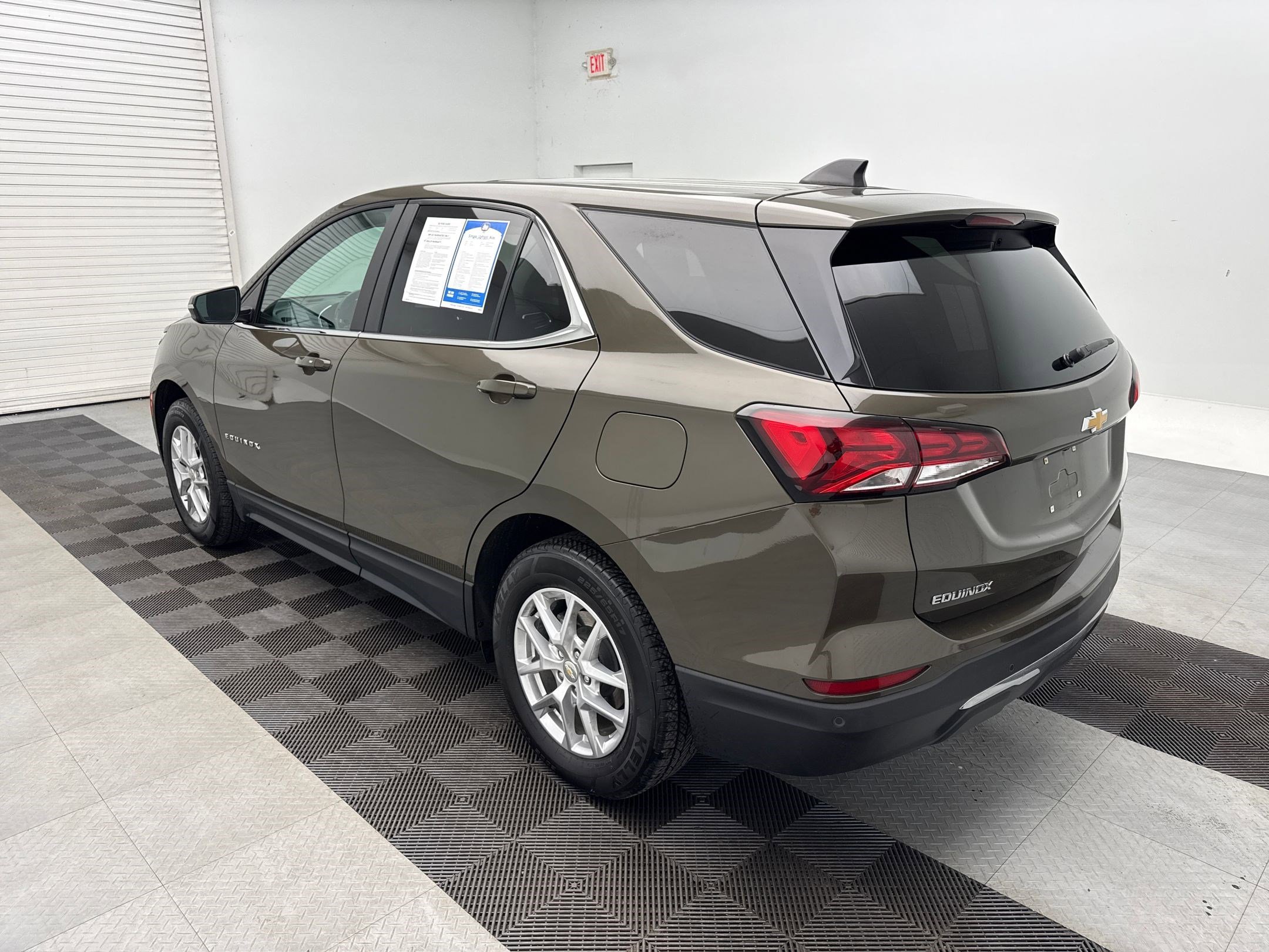 2023 Chevrolet Equinox photo 3