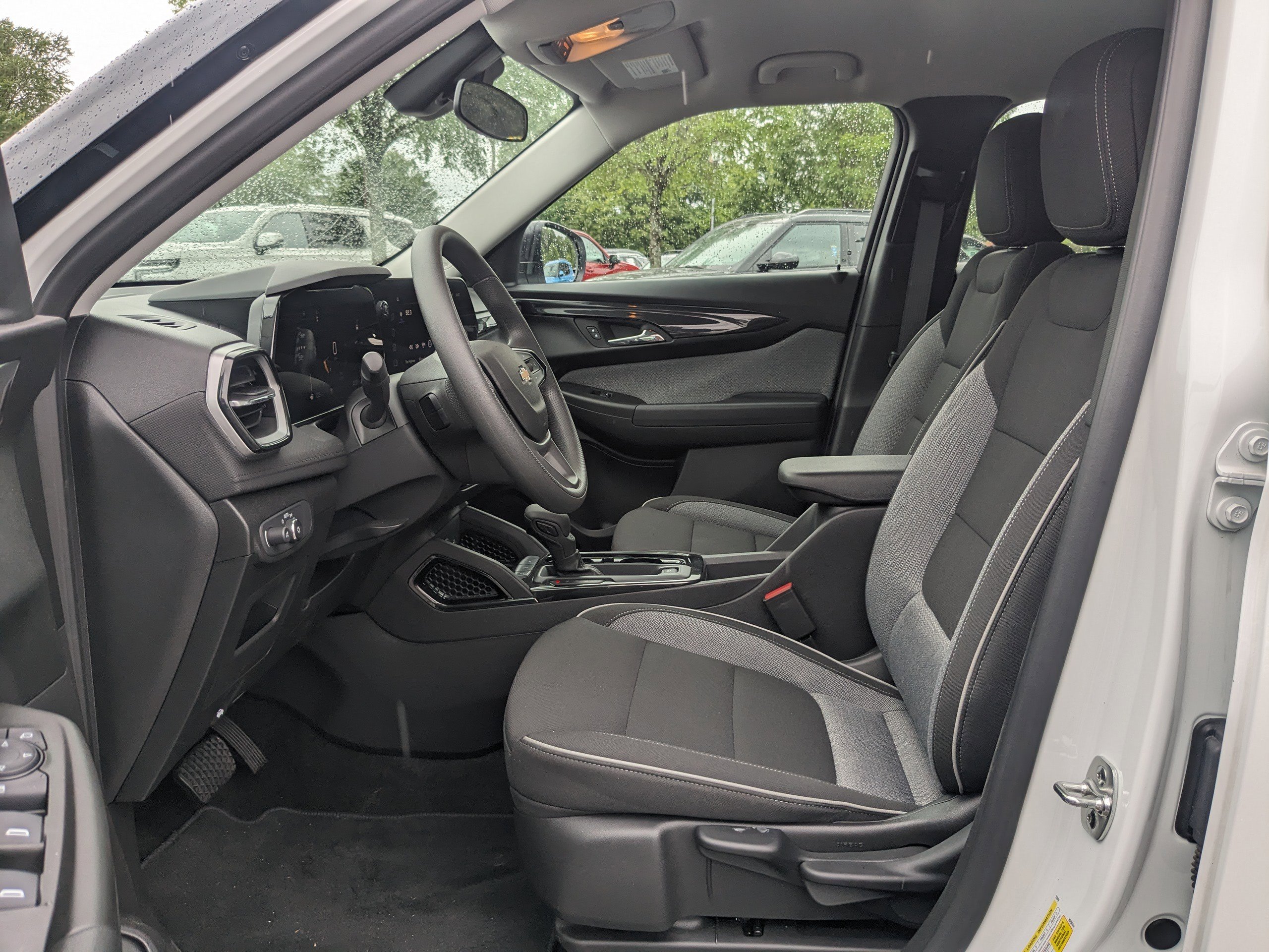 2025 Chevrolet Trailblazer LS photo 18