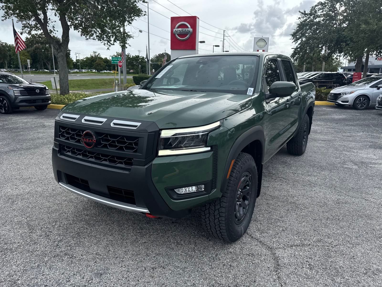 2025 Nissan Frontier PRO-4X photo 2