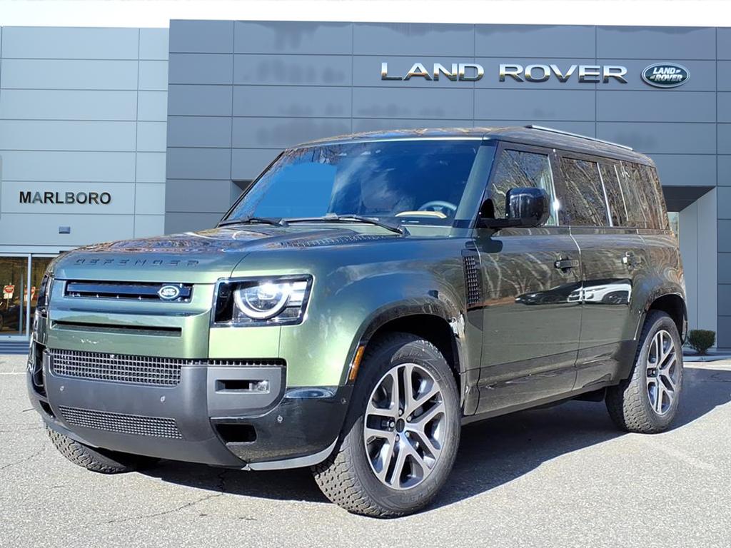 2026 Land Rover Defender X-Dynamic SE's photo