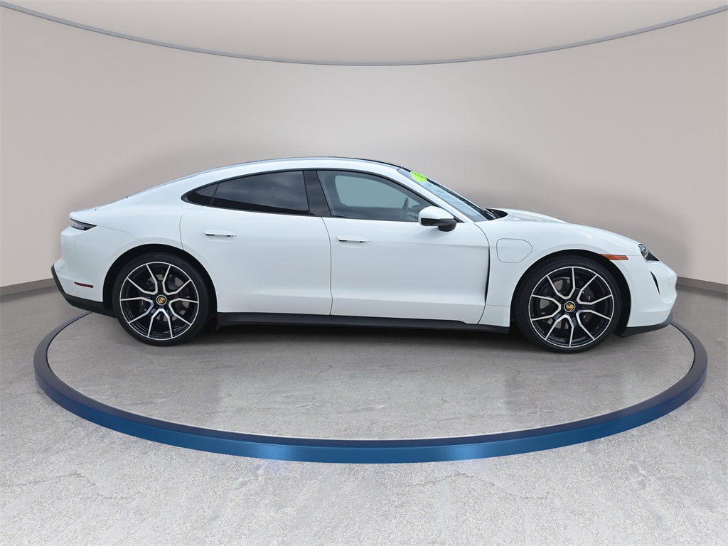 2023 Porsche Taycan Base photo 4