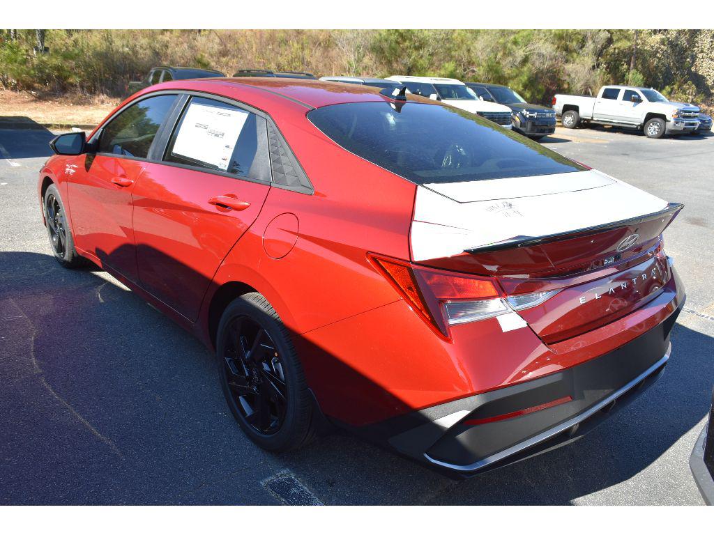 2026 Hyundai Elantra SEL Sport photo 4