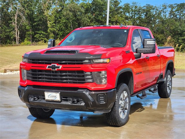 2024 Chevrolet Silverado 2500HD Custom photo 3