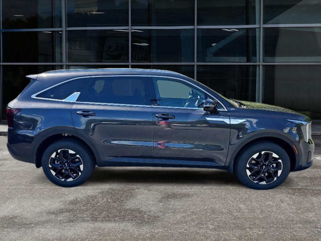 2025 Kia Sorento S photo 4