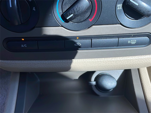2008 Ford Fusion S photo 21