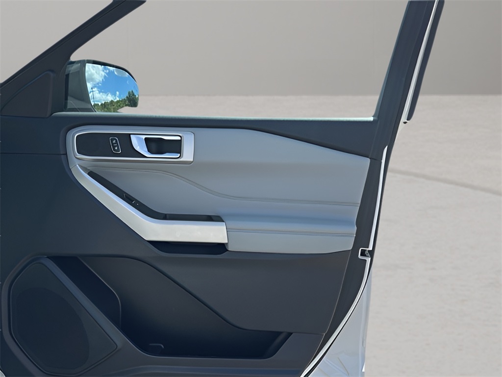 2023 Ford Explorer XLT photo 15