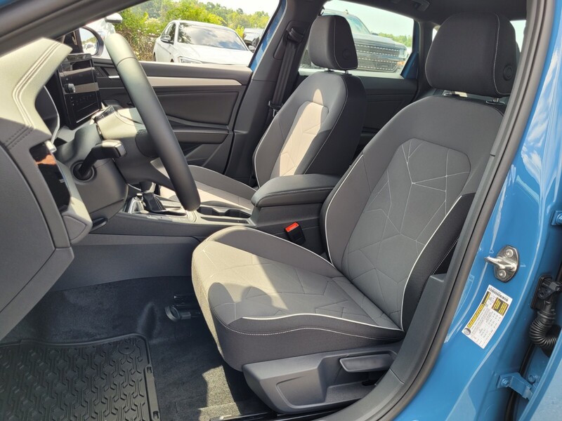 2025 Volkswagen Jetta 1.5T Sport photo 4