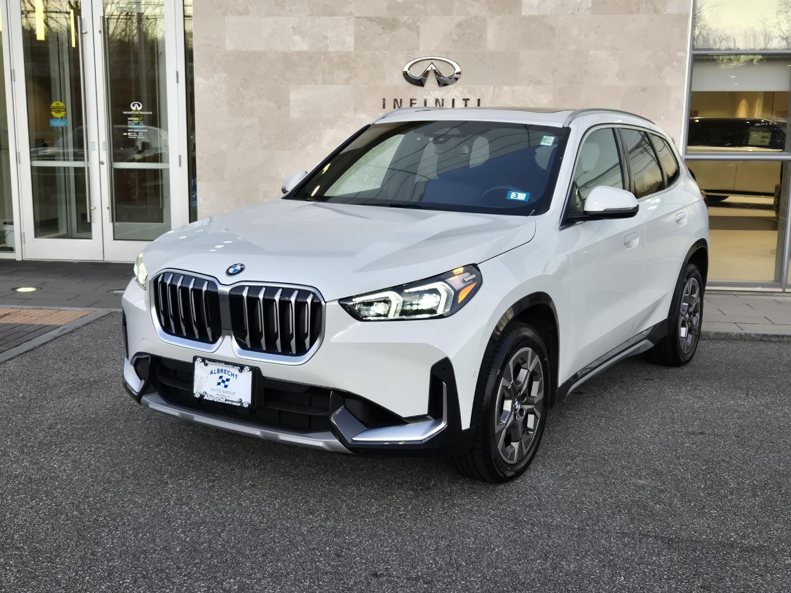 2025 BMW X1 28i's photo