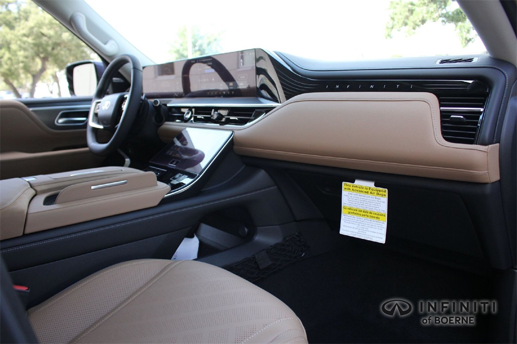 2026 Infiniti QX80 Luxe photo 11