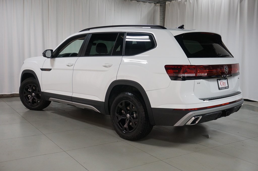 2025 Volkswagen Atlas Peak Edition SE photo 8