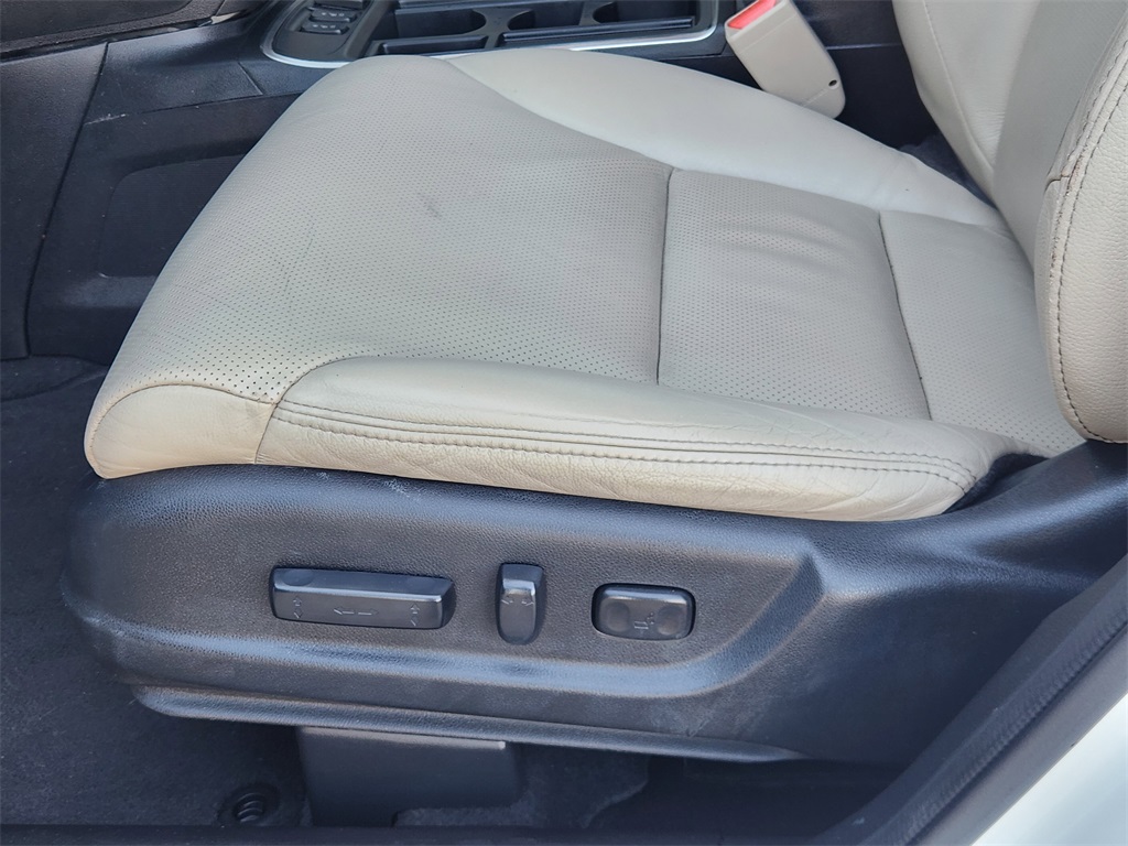 2016 Honda CR-V EX-L photo 24