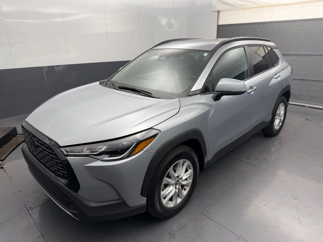 2024 Toyota Corolla Cross LE photo 4