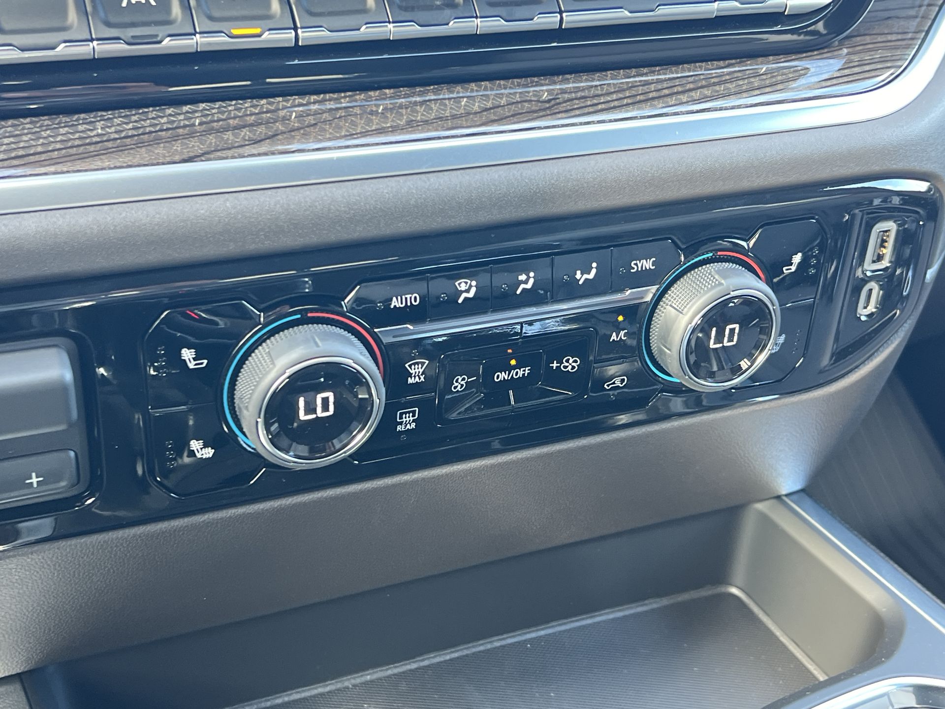 2026 Chevrolet Silverado 1500 LT photo 15