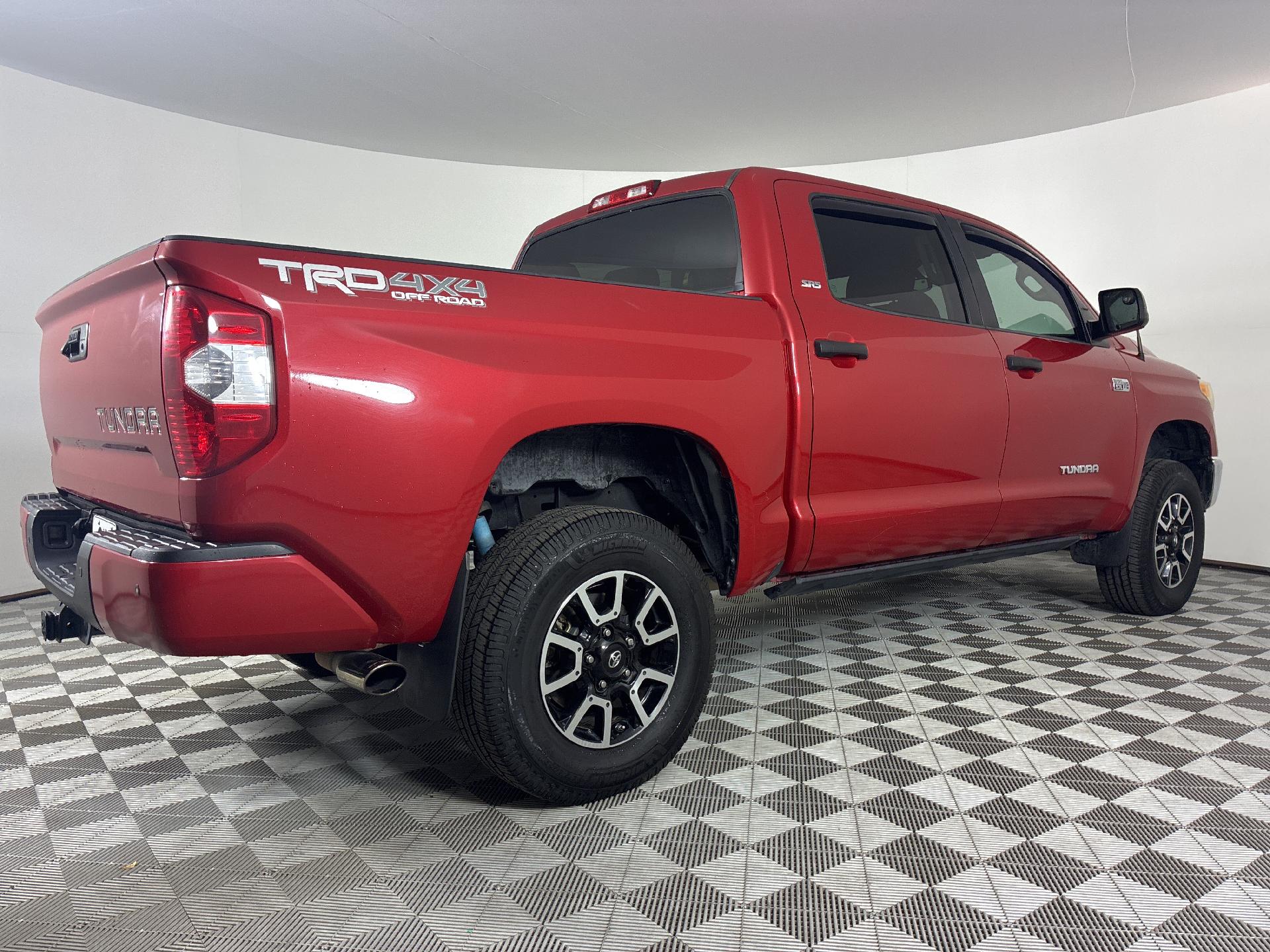 2017 Toyota Tundra SR5 photo 7