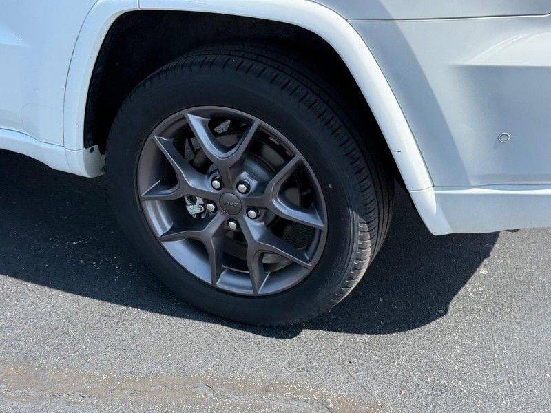 2021 Jeep Grand Cherokee Anniversary Edition photo 7