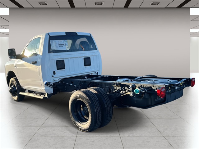 2025 Ram 3500 Tradesman photo 4