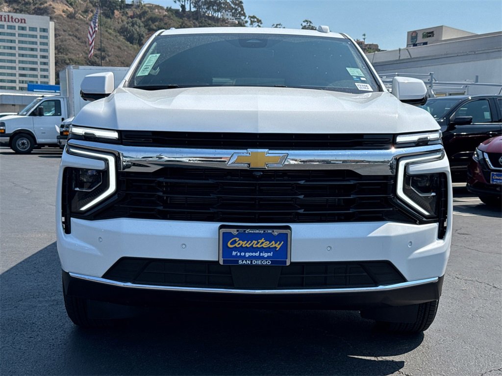 2025 Chevrolet Suburban LS photo 3
