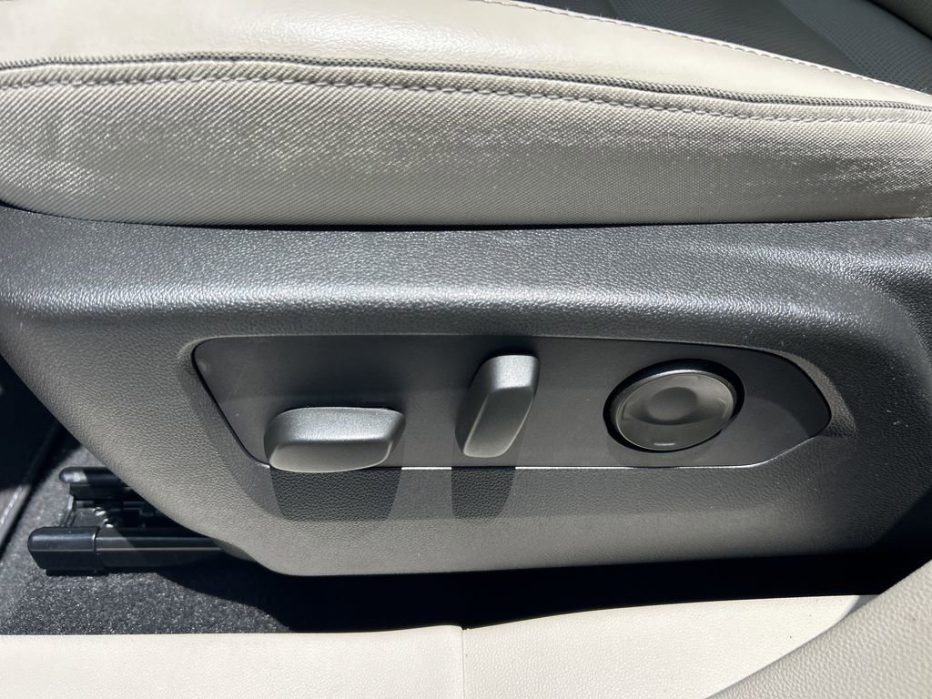 2022 Buick Envision Essence photo 21