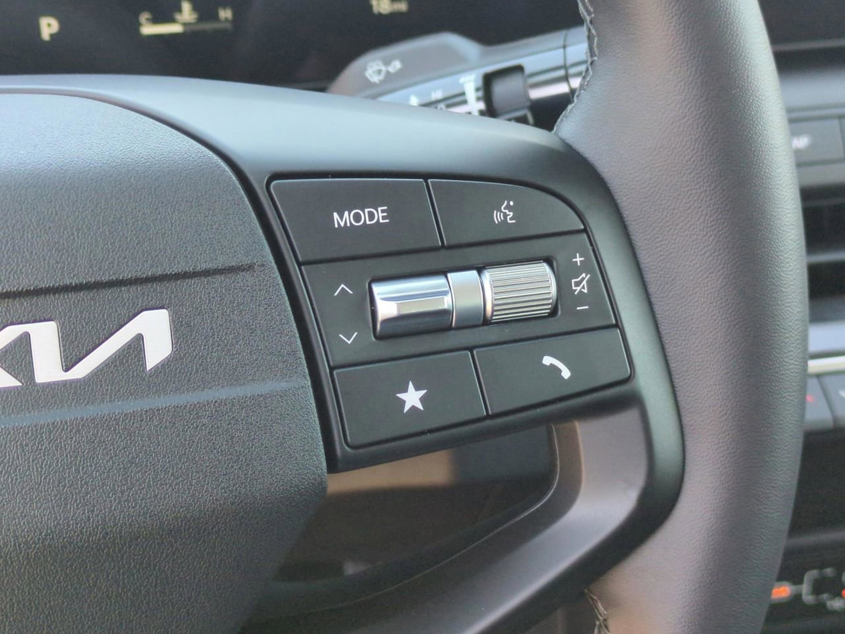2025 Kia K4 EX photo 24